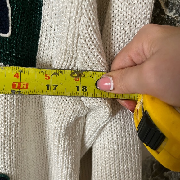 VINTAGE Embroidered Sweater - Picture 5 of 8